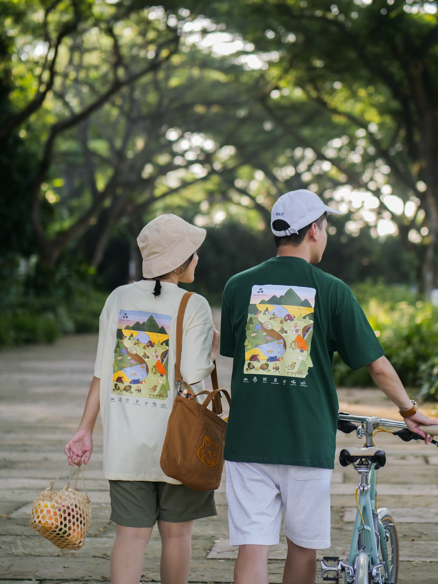 Camping Bara Oversized T-Shirt